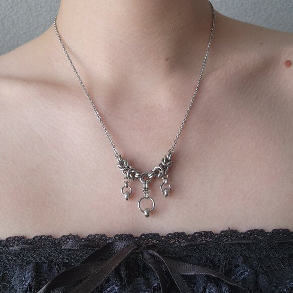 Vintage silver gothic chandelier necklace ✦ Medieval chainmaille necklace ✦ - Picture 5 of 8